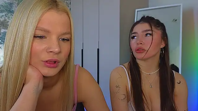 Snapshot of Caroline__Brown chatting on 02.28.26 Caroline Brown online show from 02.28.26