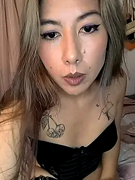 Tiff Doll online show from 02.15.25