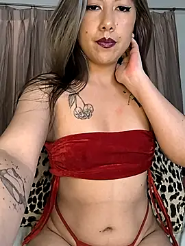 Tiff Doll online show from 10.06.25