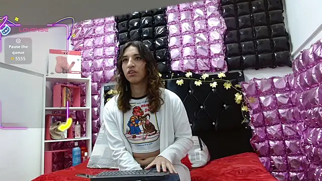 Snapshot of poisondost_hot chatting on 09.17.25 poisondost hot online show from 09.17.25