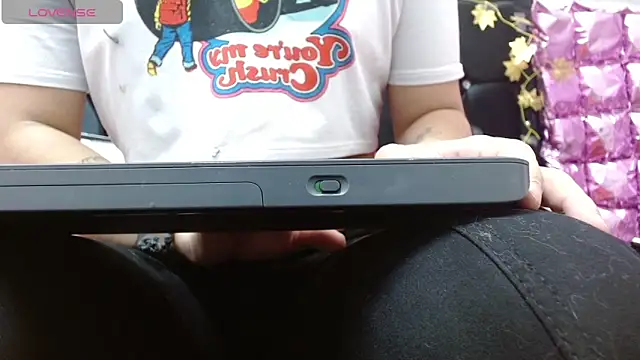 Snapshot of poisondost_hot chatting on 10.19.25 poisondost hot online show from 10.19.25