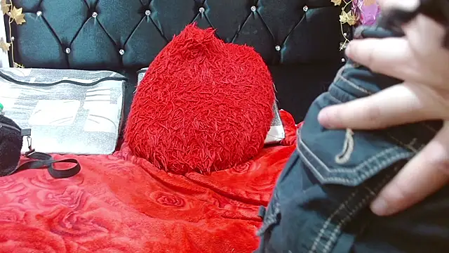 Snapshot of poisondost_hot chatting on 11.11.25 poisondost hot online show from 11.11.25