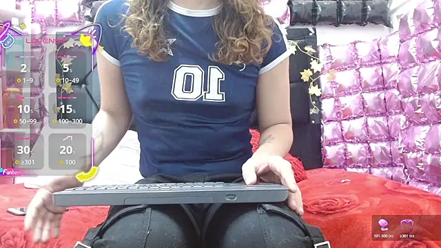 Snapshot of poisondost_hot chatting on 11.28.25 poisondost hot online show from 11.28.25