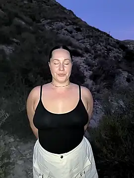 Mona Plus online show from 09.13.25