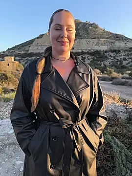 Mona Plus online show from 10.18.25