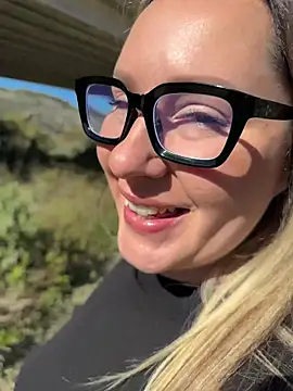 Mona Plus online show from 03.17.26