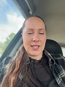 Mona Plus online show from 04.22.26