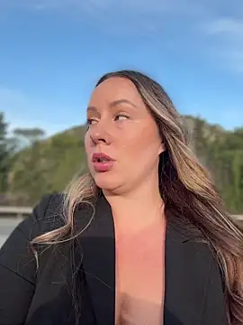 Mona Plus online show from 04.24.26