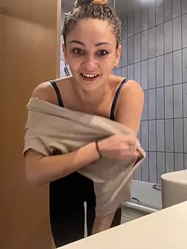 skyemorgan01 online show from 11.23.25