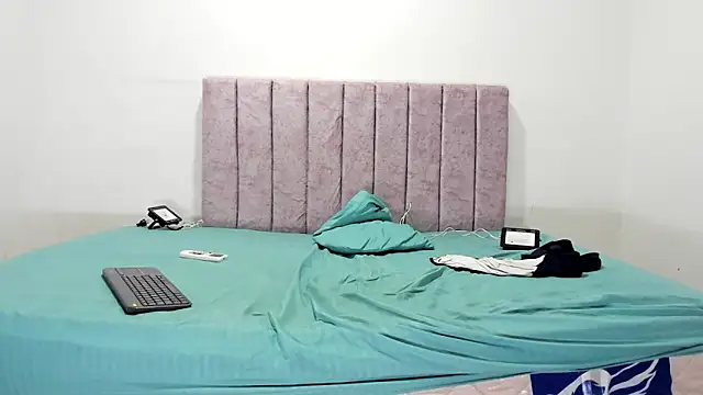 Snapshot of manuel_rey chatting on 02.17.25 manuel rey online show from 02.17.25