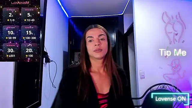 Snapshot of Dollcatalina chatting on 10.18.25 Dollcatalina online show from 10.18.25