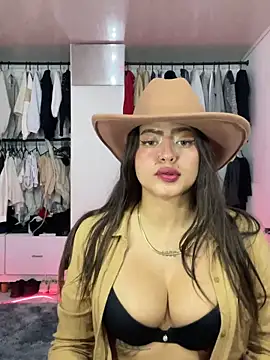 Snapshot of isis_lombardi chatting on 09.19.25 isis lombardi online show from 09.19.25