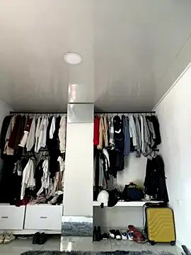 Snapshot of isis_lombardi chatting on 10.04.25 isis lombardi online show from 10.04.25