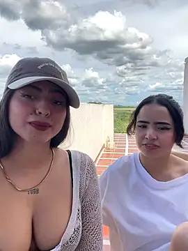 Snapshot of isis_lombardi chatting on 10.12.25 isis lombardi online show from 10.12.25