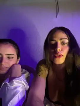 Snapshot of isis_lombardi chatting on 10.26.25 isis lombardi online show from 10.26.25