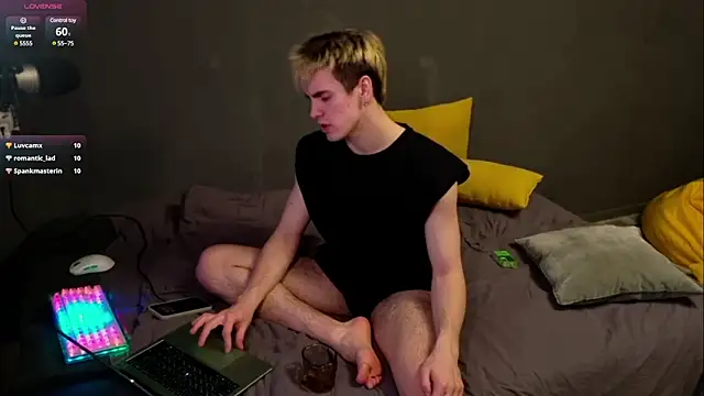 Snapshot of EdwinBlaze chatting on 02.23.25 EdwinBlaze online show from 02.23.25