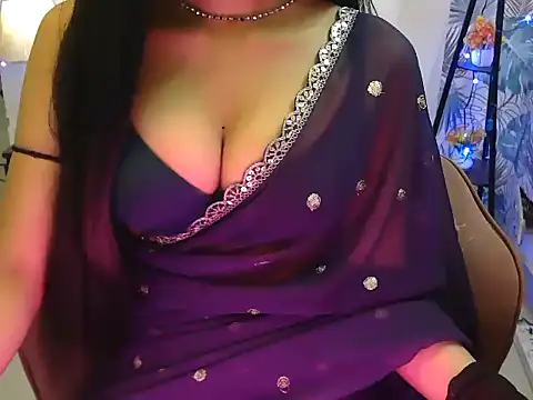 Snapshot of jenifermedow chatting on 11.14.25 jenifermedow online show from 11.14.25