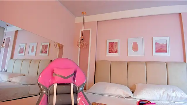 Annie rhoades online show from 12.16.25