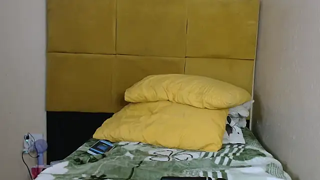 Snapshot of ChloeBab chatting on 11.14.25 ChloeBab online show from 11.14.25