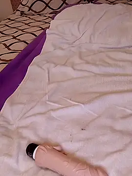 Snapshot of ChloeBab chatting on 11.25.25 ChloeBab online show from 11.25.25