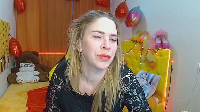 TessaDaybreak online show from 03.22.25