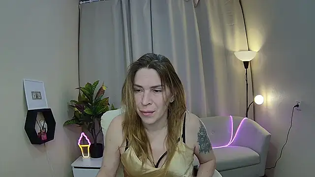 TessaDaybreak online show from 03.11.26