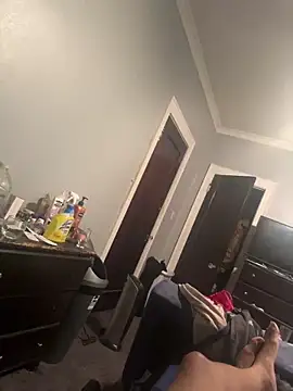 Snapshot of Slimlightrising chatting on 02.12.25 Slimlightrising online show from 02.12.25