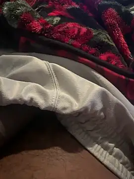 Snapshot of Slimlightrising chatting on 02.17.25 Slimlightrising online show from 02.17.25