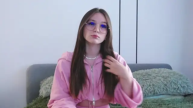 Snapshot of -Amora chatting on 09.12.25 -Amora online show from 09.12.25