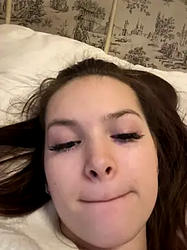 Snapshot of -Amora chatting on 11.03.25 -Amora online show from 11.03.25