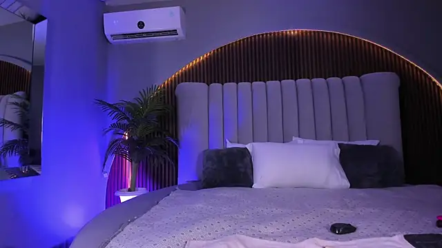 MelanieHillss online show from 01.14.26