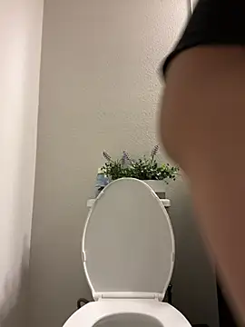 Snapshot of youngbusy chatting on 02.18.25 youngbusy online show from 02.18.25