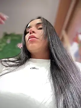 Naatalia online show from 11.24.25