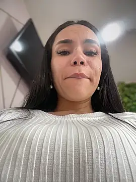 Naatalia online show from 12.04.25