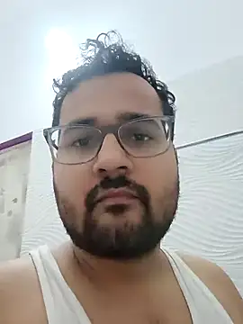 Snapshot of susthovai chatting on 11.12.25 susthovai online show from 11.12.25