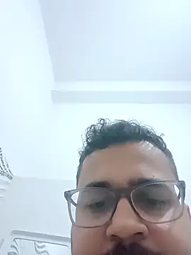 Snapshot of susthovai chatting on 11.25.25 susthovai online show from 11.25.25