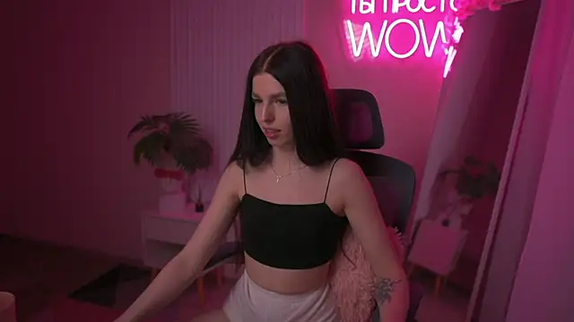 Snapshot of VictoriaPass chatting on 02.19.25 VictoriaPass online show from 02.19.25