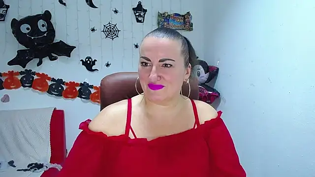 DianaMGG online show from 11.04.25