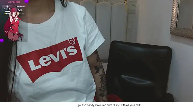 Snapshot of camilah_tk chatting on 06.15.26 camilah tk online show from 06.15.26