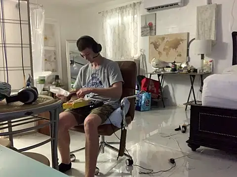 Snapshot of greekmythics chatting on 02.17.25 greekmythics online show from 02.17.25