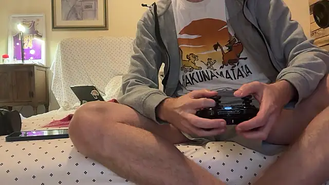 Snapshot of greekmythics chatting on 03.20.25 greekmythics online show from 03.20.25