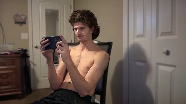 Snapshot of greekmythics chatting on 10.13.25 greekmythics online show from 10.13.25