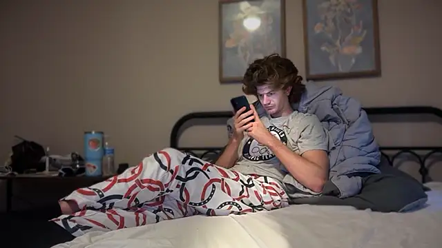 Snapshot of greekmythics chatting on 10.19.25 greekmythics online show from 10.19.25