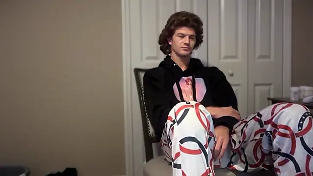 Snapshot of greekmythics chatting on 10.26.25 greekmythics online show from 10.26.25