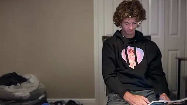 Snapshot of greekmythics chatting on 10.27.25 greekmythics online show from 10.27.25