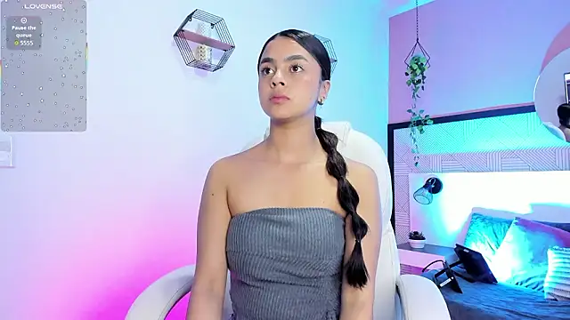 Bella walker  online show from 02.04.26