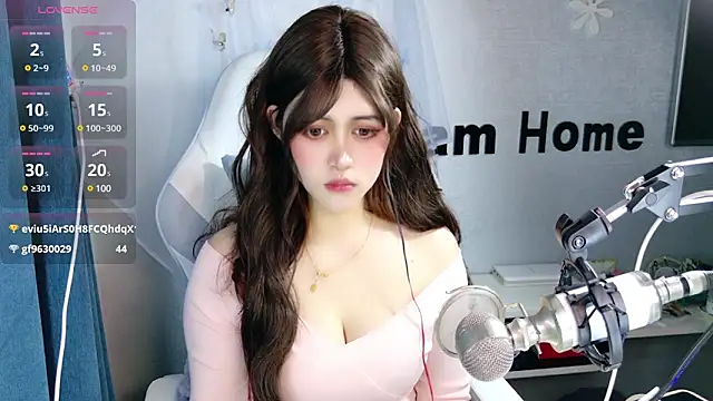 Snapshot of hanhan-baby chatting on 02.22.25 hanhan-baby online show from 02.22.25