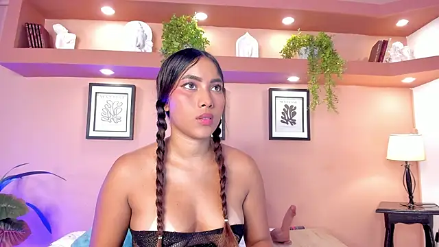 SofiaBennett  online show from 03.04.25