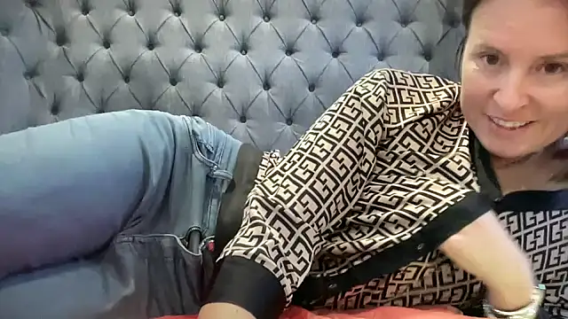 Snapshot of eatmypie69 chatting on 11.07.25 eatmypie69 online show from 11.07.25