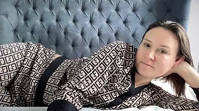 Snapshot of eatmypie69 chatting on 11.10.25 eatmypie69 online show from 11.10.25